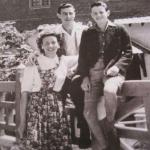 Jean Ferrat avec son frère Pierre et sa sœur Raymonde à Font-Romeu