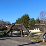 Variéras, le hameau aux toits de chaume