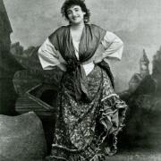 Emma Calvé dans Carmen