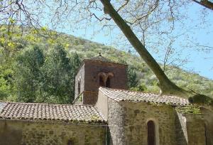 La Chapelle Notre-Dame-De-Nize et La Fontaine des Yeux