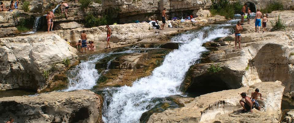 Les marmites de géant de la cascade du Sautadet, La Roque-sur-Cèze, Gard —  Planet-Terre