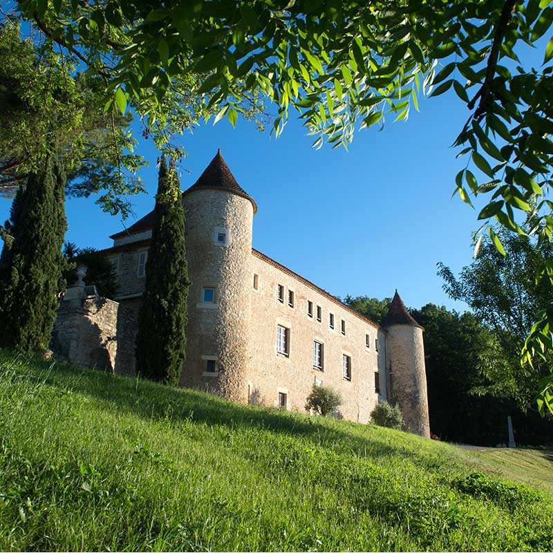 Le Château de Cayx, château de la Reine du Danemark au Pays du Malbec - Qui Est Castel Dans Reine Du Sud